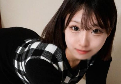 FC2 PPV 4705927 独占販売 50%OFF! 【7/4迄990pt】**sjzspyxxs  【初撮】　20歳美裸体現.役.スレンダー女.大.生♡キツキツマンコにローター仕込んで路上でアクメ、激しく突かれて中出しピストンしちゃう！