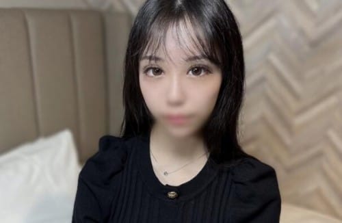 FC2 PPV 4715690 ど変態オナホ！【無】**sjzspyxxs  【潮吹き・中出し】博多弁が可愛い汚パンツの美女。オナホにされるもイキまくり、潮吹きまでしちゃう敏感ちゃん。最後はドロっと垂れちゃうくらいの大量中出し。※特典あり