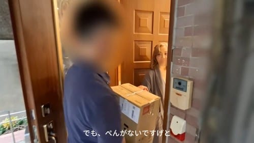 FC2 PPV 4726082 50%OFF! 8/1迄半額！！【無修正】**sjzspyxxs  デリバリー配達員を誘惑して即セックス！朝の家事を終えた奥様の楽しみといえば、昼下がりの中出しの猥褻な時間…。