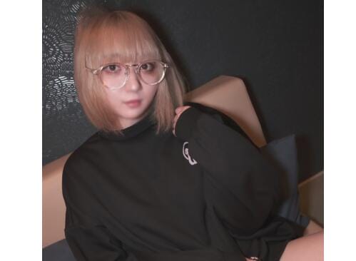 FC2 PPV 4731301 独占販売 50%OFF! 【12迄990pt】**sjzspyxxs  【初撮】1/8歲専門1年生声優志望。ネカフェで声を押しころしてこっそりピストン。緊張感で興奮し、締め付けのパイパンマンコに種付け。